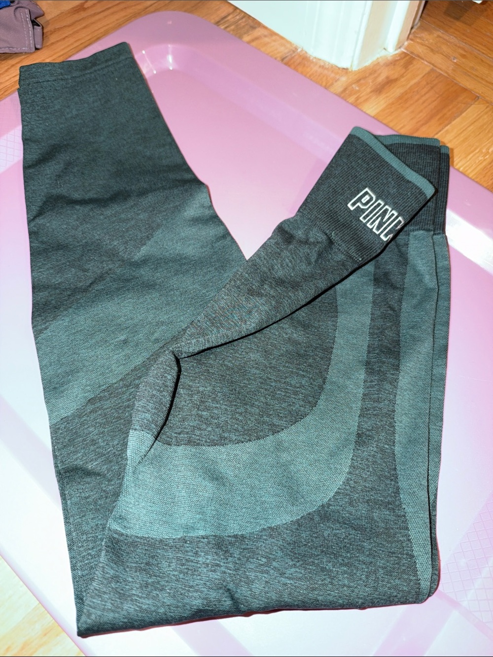 PINK Victoria's Secret Seamless Leggings in emerald